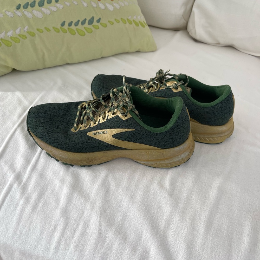 Brookes Launch running shoes St Patty’s Day edition